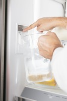 Hladilni-aparati-in-vinske-vitrine/19244812_KFF96PIEP_WD_def