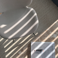 novo-uvozeni-izdelki/cloud-chair-pebble-earth-boucl-fabric-w-black-legs-6-detail